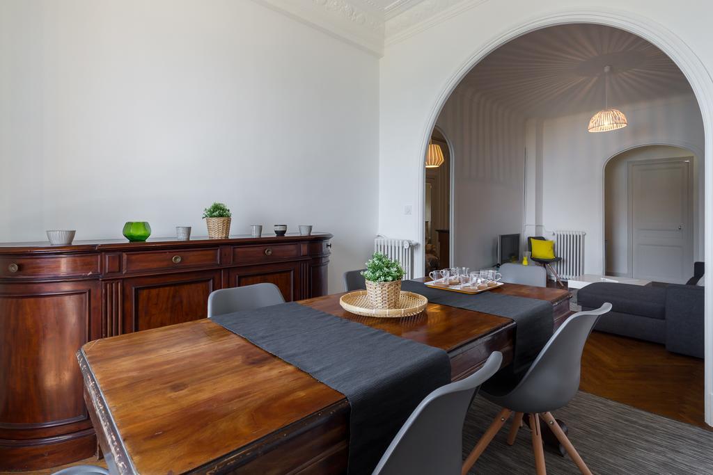 Beautiful Apartment By The Sea Front Ница Екстериор снимка