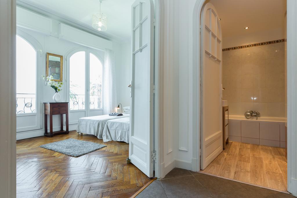 Beautiful Apartment By The Sea Front Ница Екстериор снимка